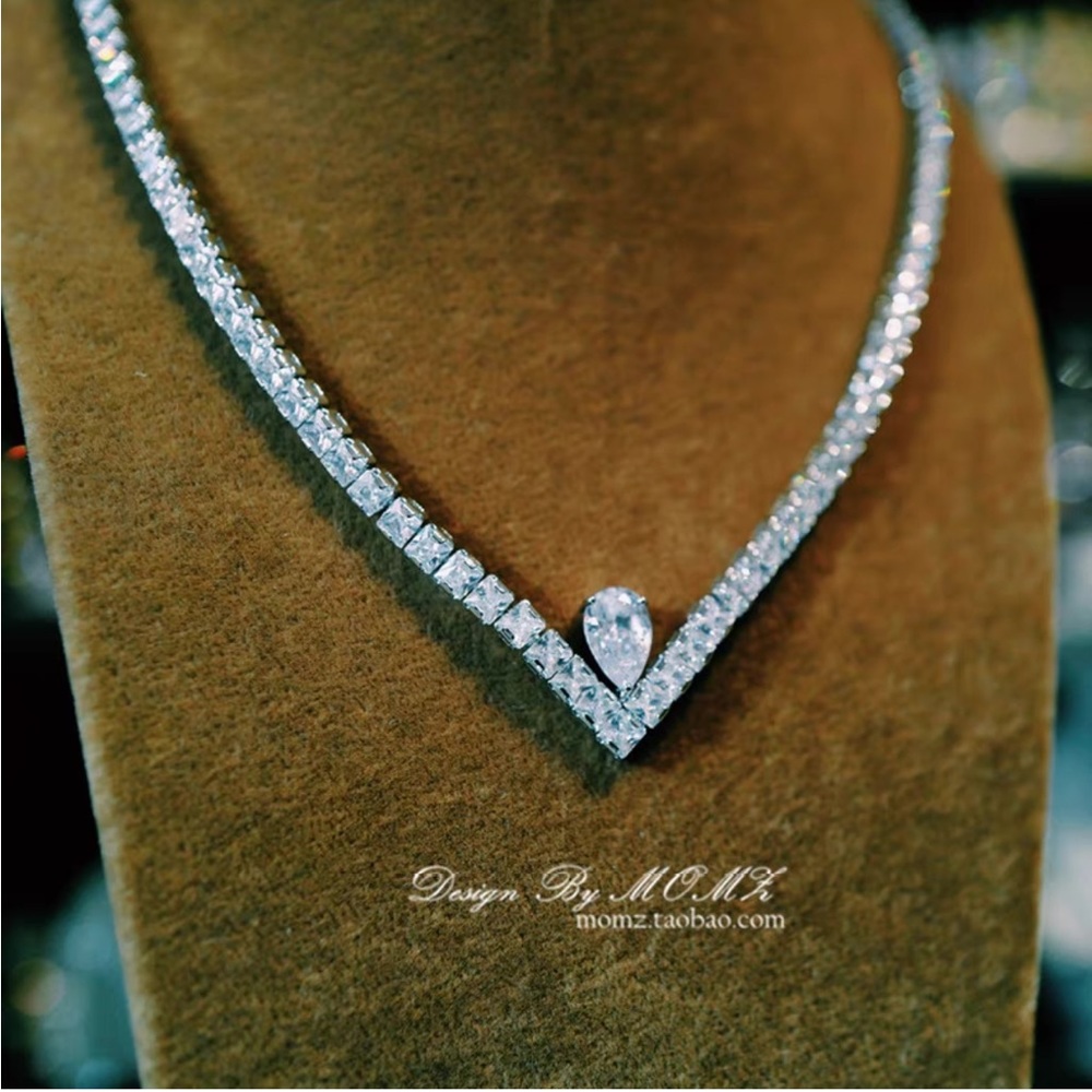 Diamond style necklace, best for wedding